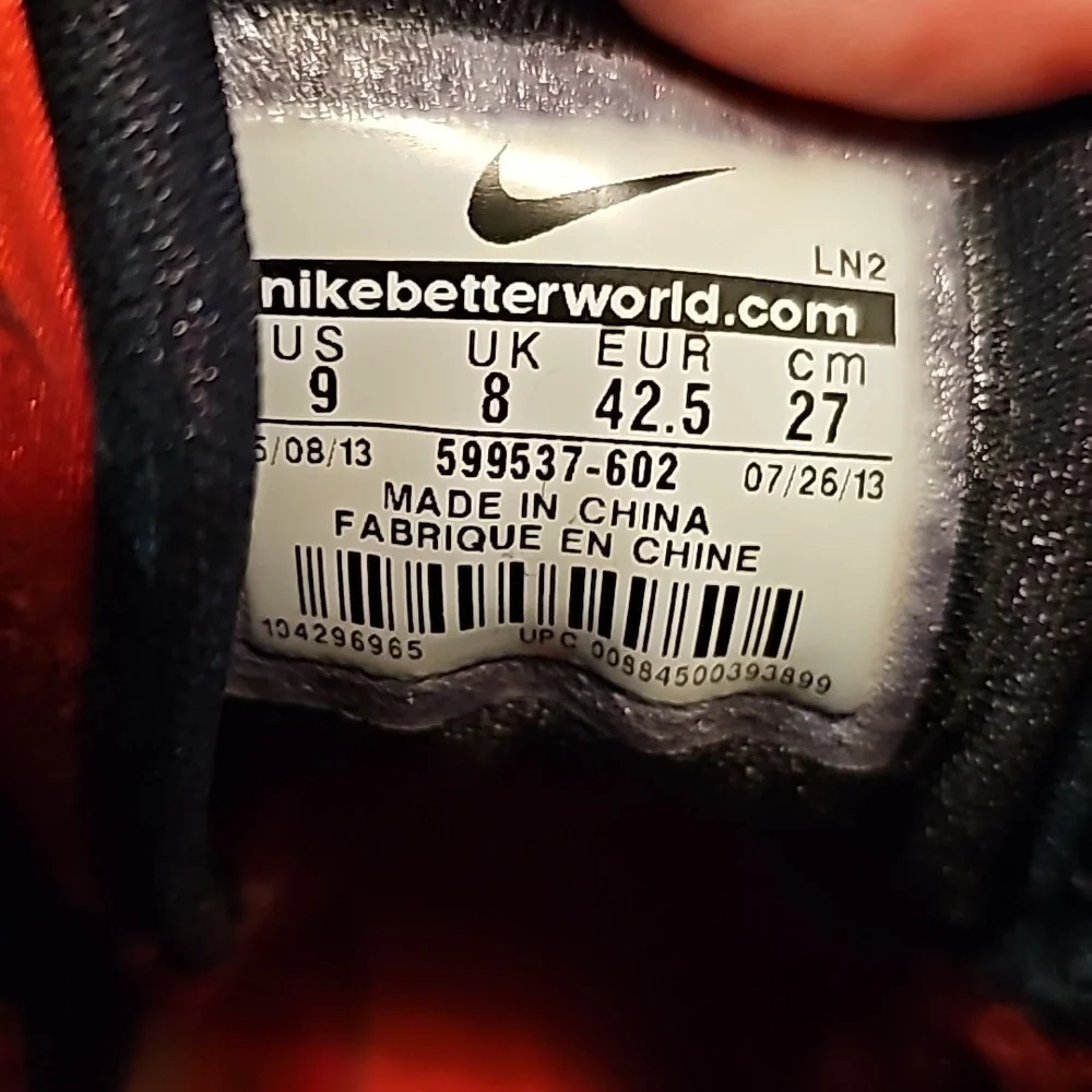Rare Nike Collectors Sneaker, Nike Hyperdunk's Men's Size 9. - Picture 3 of 8